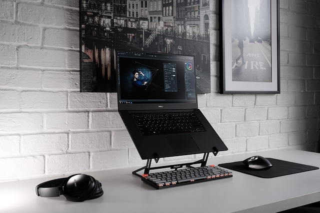 1754830104749462.jpg laptop-6332543_640.jpg